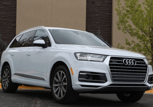 AUDI Q7 white