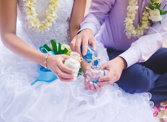 wedding-ceremony-ideas-sand-min